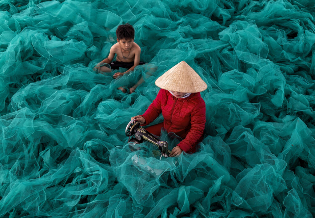 Mending fish nets