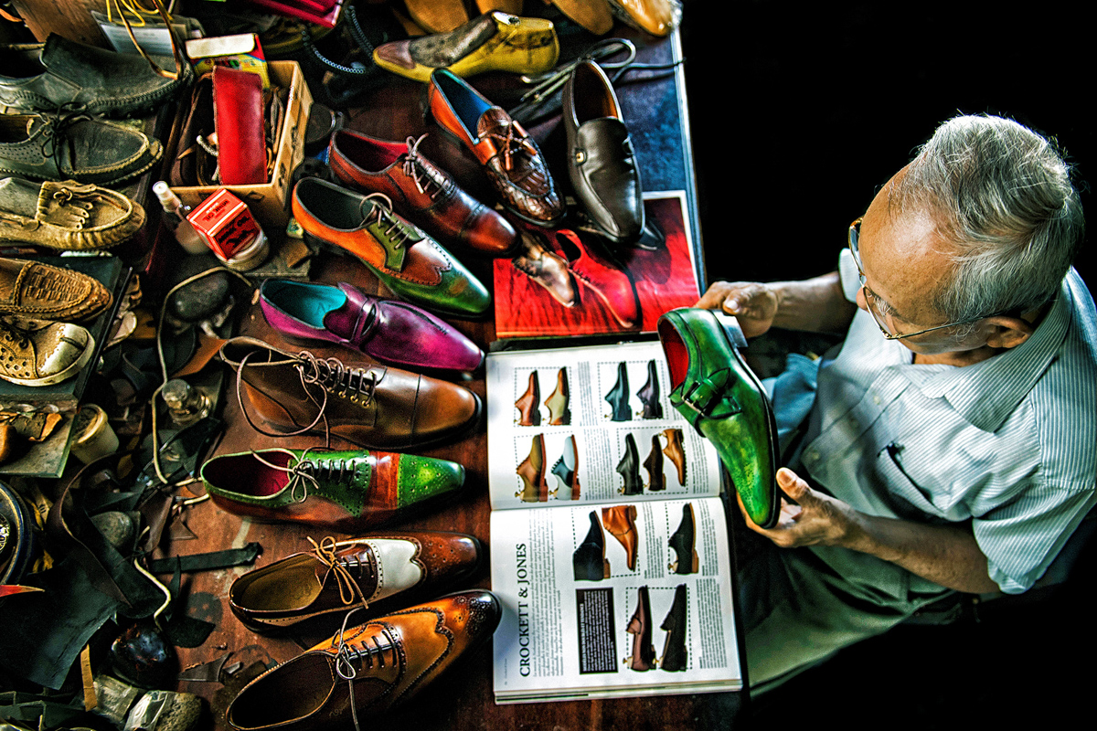 90 years old shoemaker by Viet Van Tran